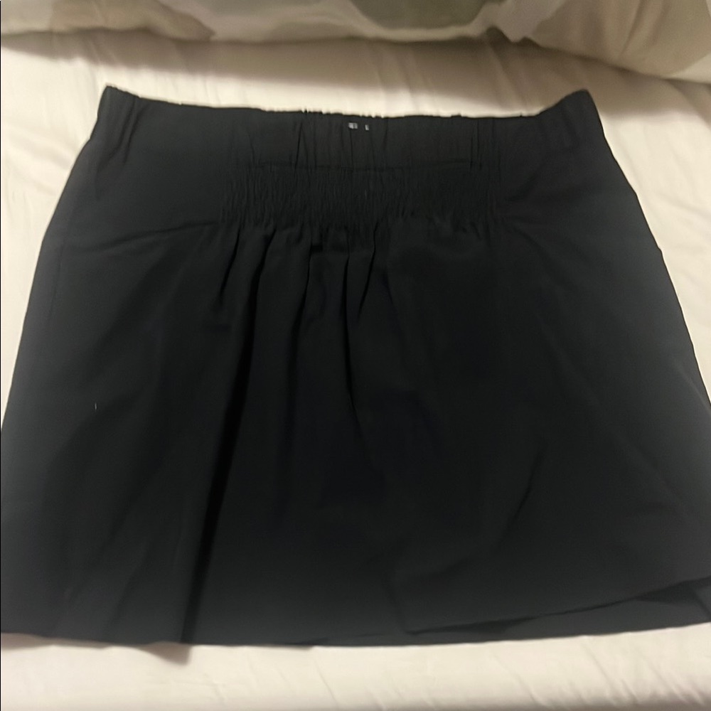 Banana Republic Elastic Waist Black Skirt with front pockets- size 12